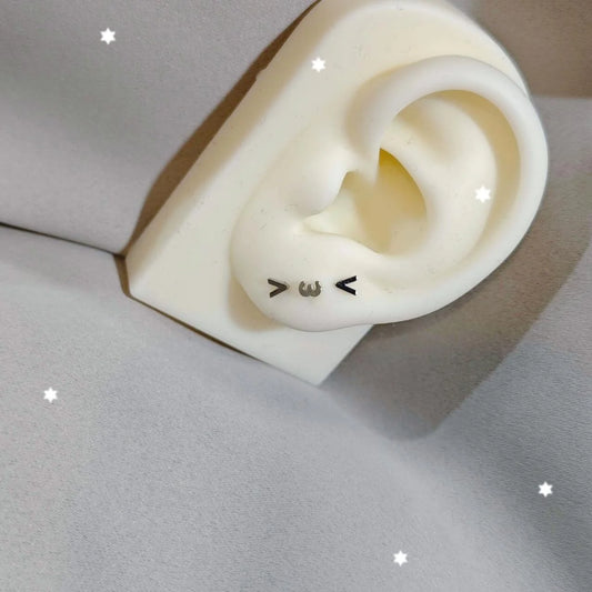 > W > Lobe Earring Stack