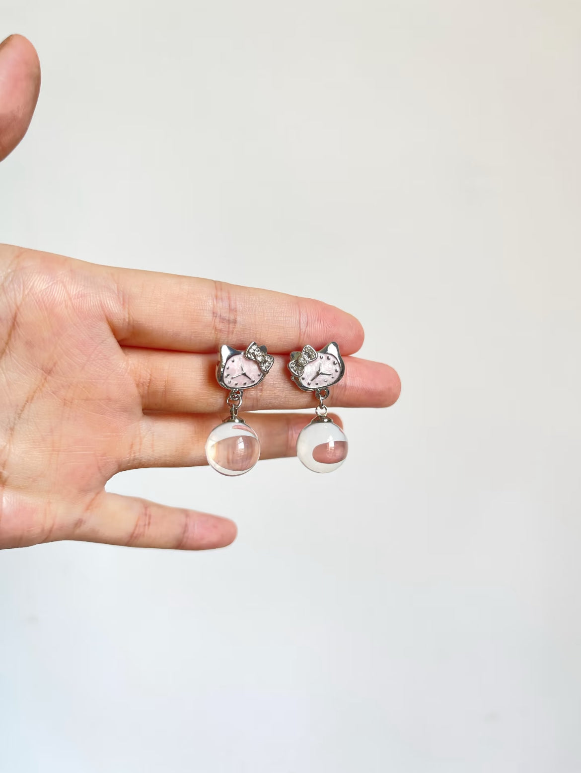 Kitty Clock Pearl Drop Earrings