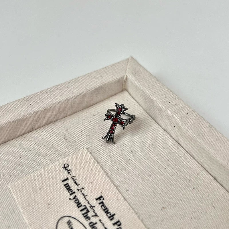 Nyxfang Cuff Conch Earrings