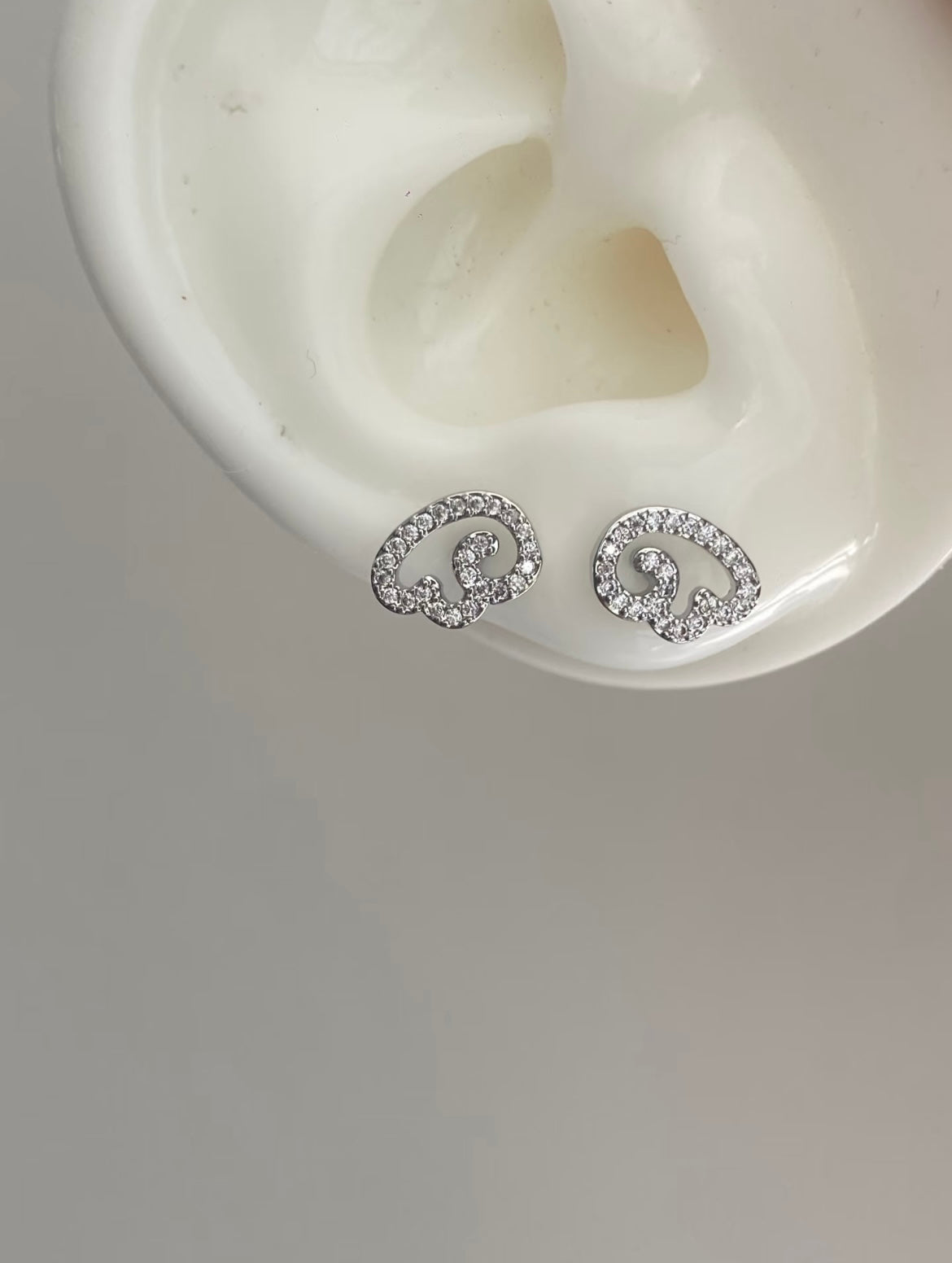 Shallow Wings Earrings