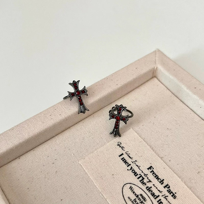 Nyxfang Cuff Conch Earrings