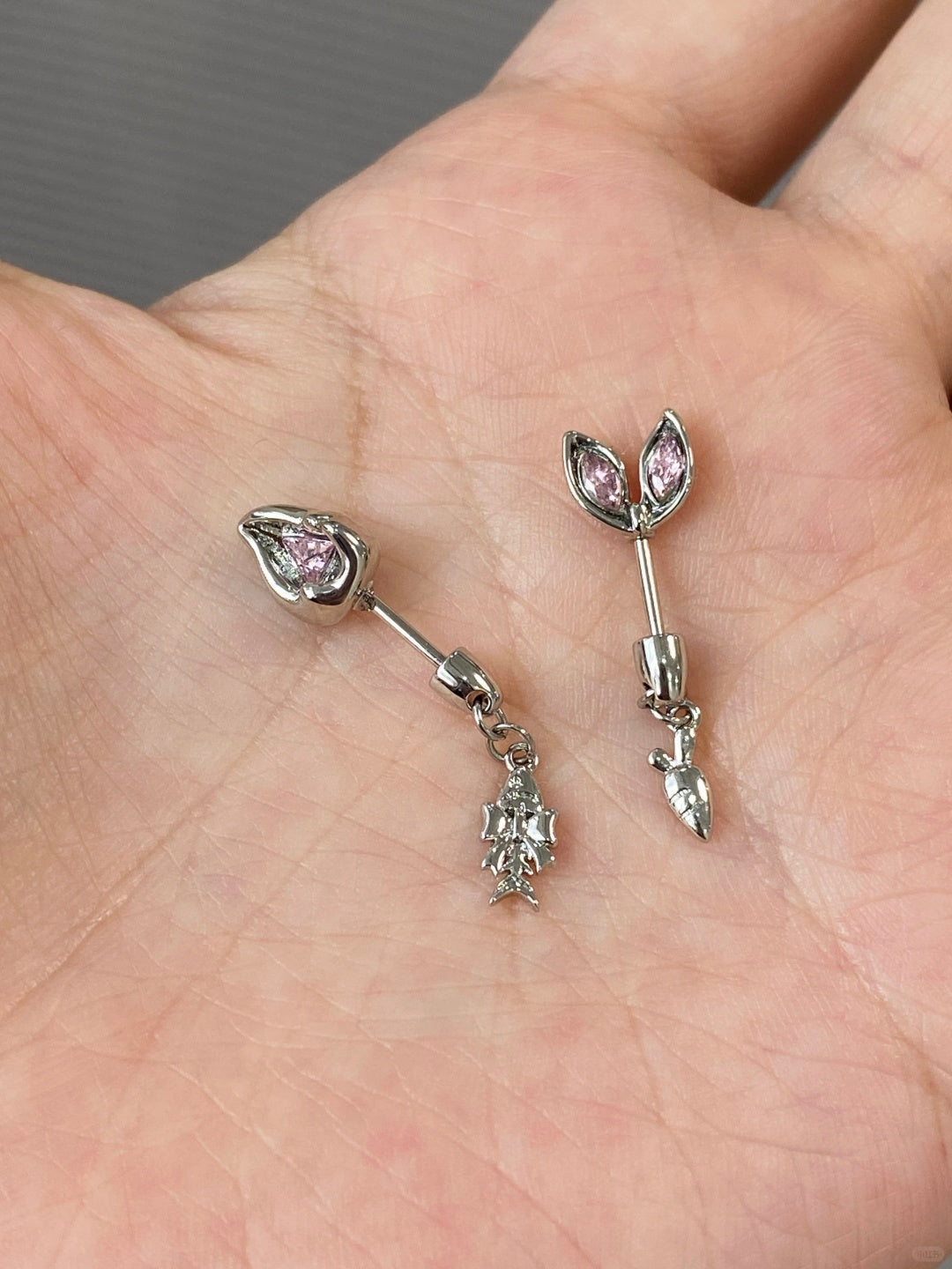 Neko Bite Vertical Helix Earrings