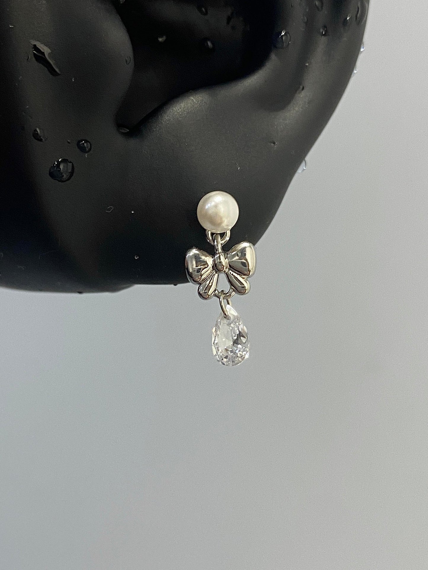 Pearl Teardrop Helix Earrings