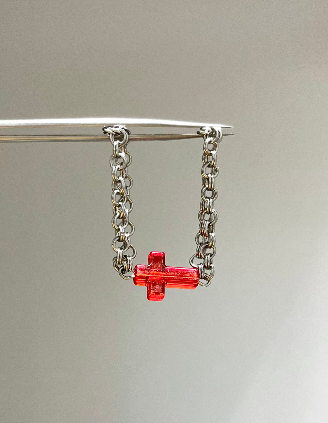 Red Glass Cross Double-Chain Ring