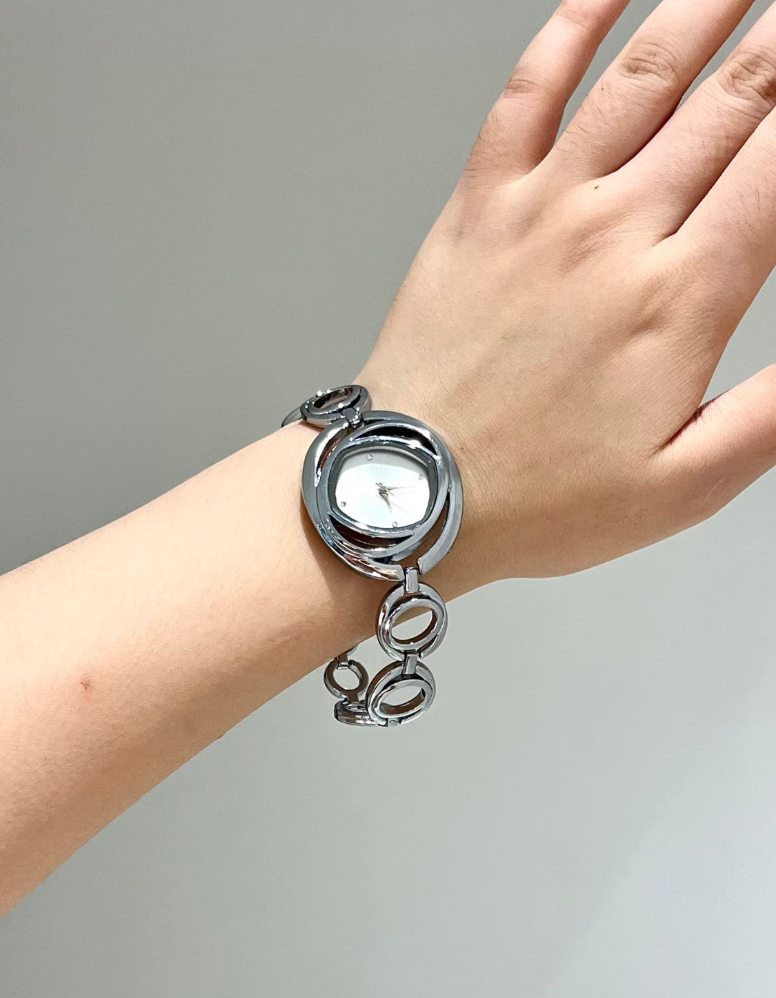 Circle Link Bracelet Watch