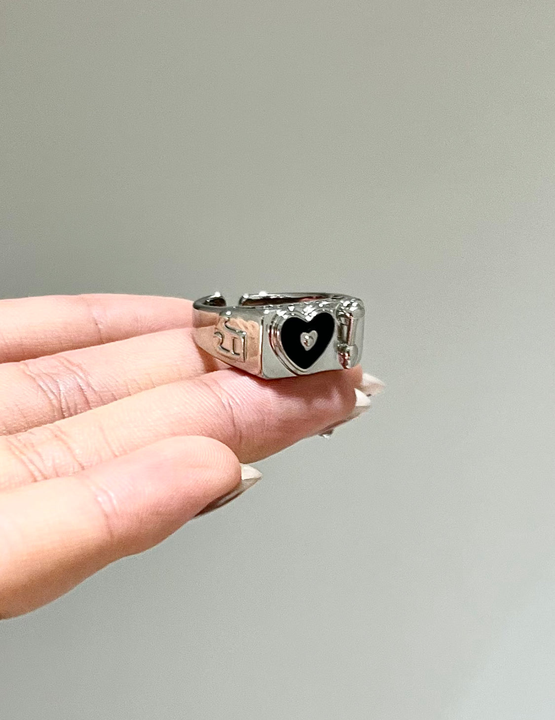 Adjustable Black Heart Gem Ring