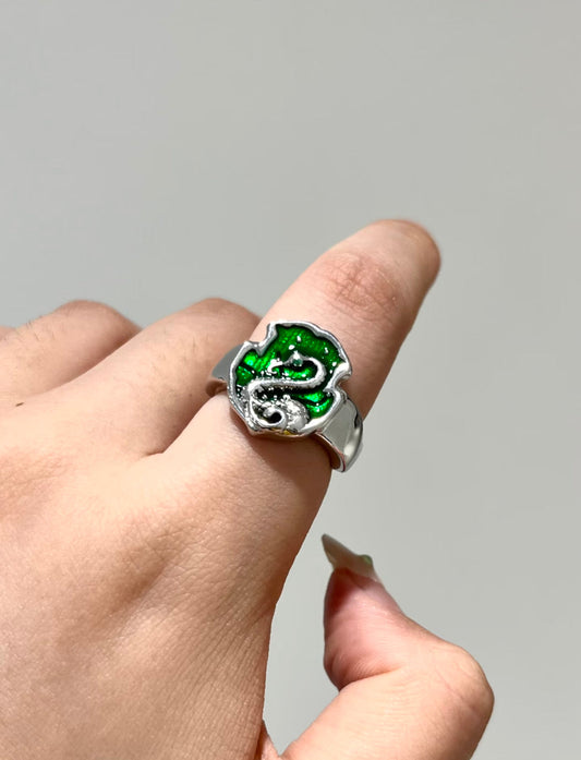 Serpentine Crest Ring