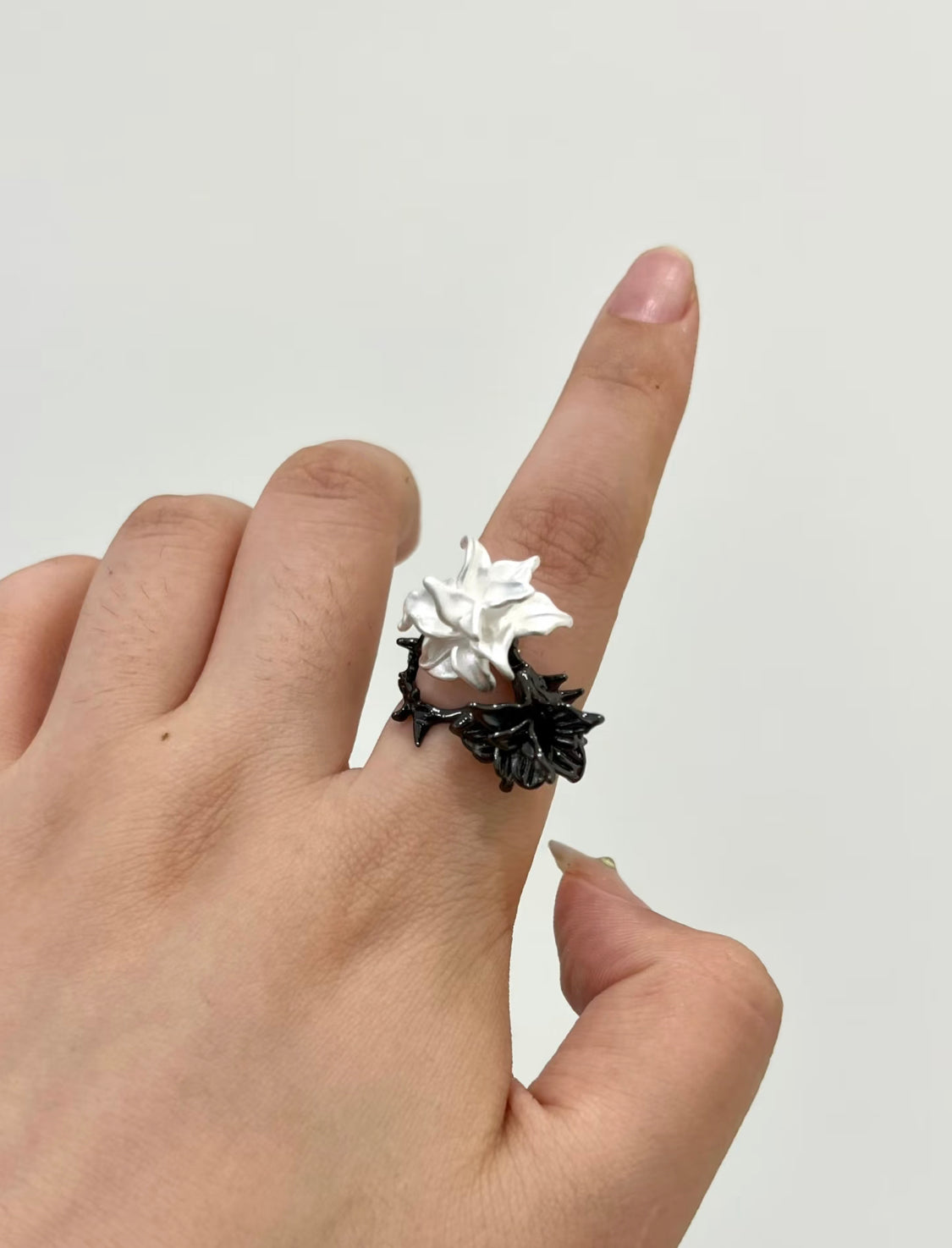 Briar Rose Noir Ring